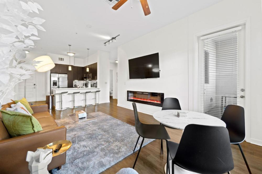San Diego Stay, Pool, Gym, Near Zoo, Petco Park & SeaWorld
